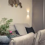 La Nais -suites & Avec Piscine Et Padel Отель типа 
