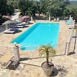 La Nais -suites & Avec Piscine Et Padel Отель типа 