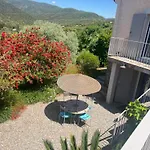La Nais -suites & Avec Piscine Et Padel Отель типа 