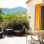 La Nais -suites & Avec Piscine Et Padel Отель типа 