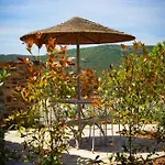 La Nais -suites & Avec Piscine Et Padel Отель типа 