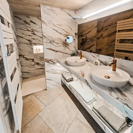 Bed & Breakfast La Villa Nais Padel&Piscine -Suites & Appartements 4*