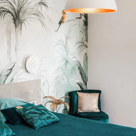 Couette-café La Nais Padel&piscine -suites&appartements 4*