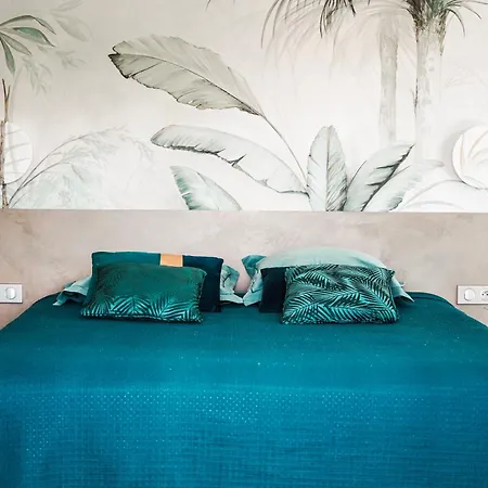 La Nais Padel&piscine -suites&appartements 4*