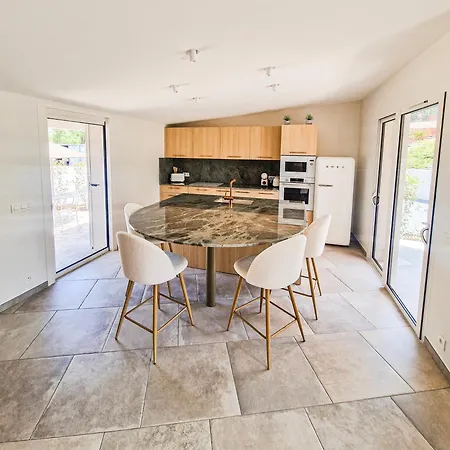 住宿加早餐酒店 Nais 4*