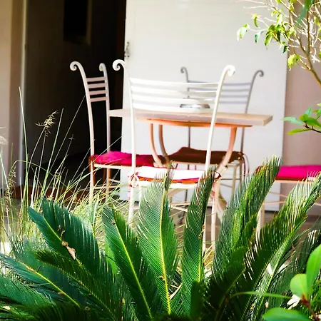 Frühstückspension La Nais Padel&piscine -suites & 4*