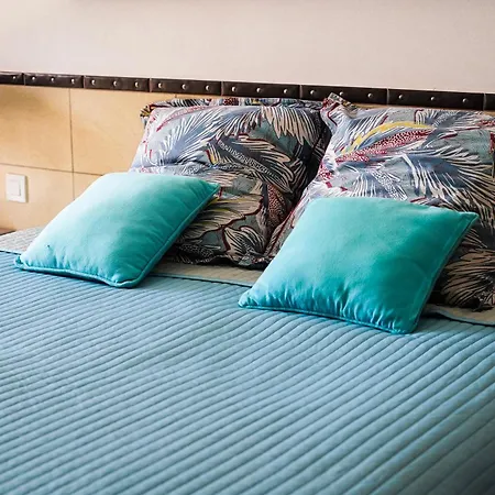 Frühstückspension La Nais Padel&piscine -suites & 4*