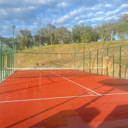 La Nais -suites & Avec Piscine Et Padel Frühstückspension