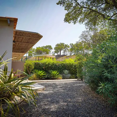 Frühstückspension La Nais Padel&piscine -suites & 4*