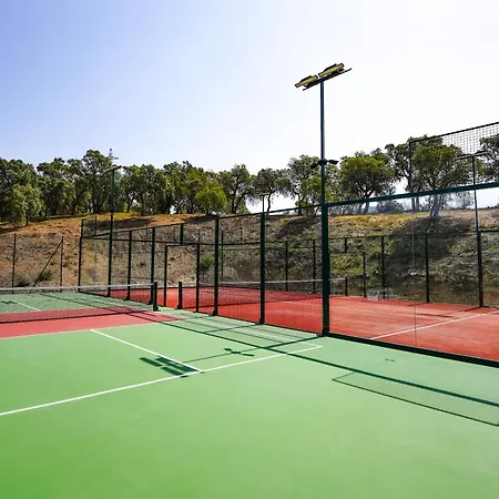 La Nais Padel&piscine -suites&appartements Couette-café 4*
