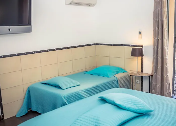 Nais Bed and Breakfast 4*