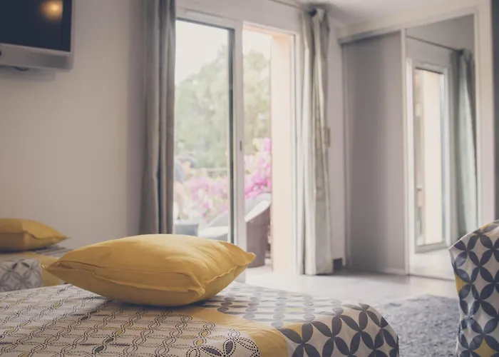 Nais Bormes-les-Mimosas